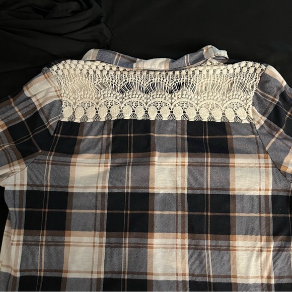 Women’s Karen Brooks button down plaid 3/4 sleeves top with crochet back - Picture 7 of 12